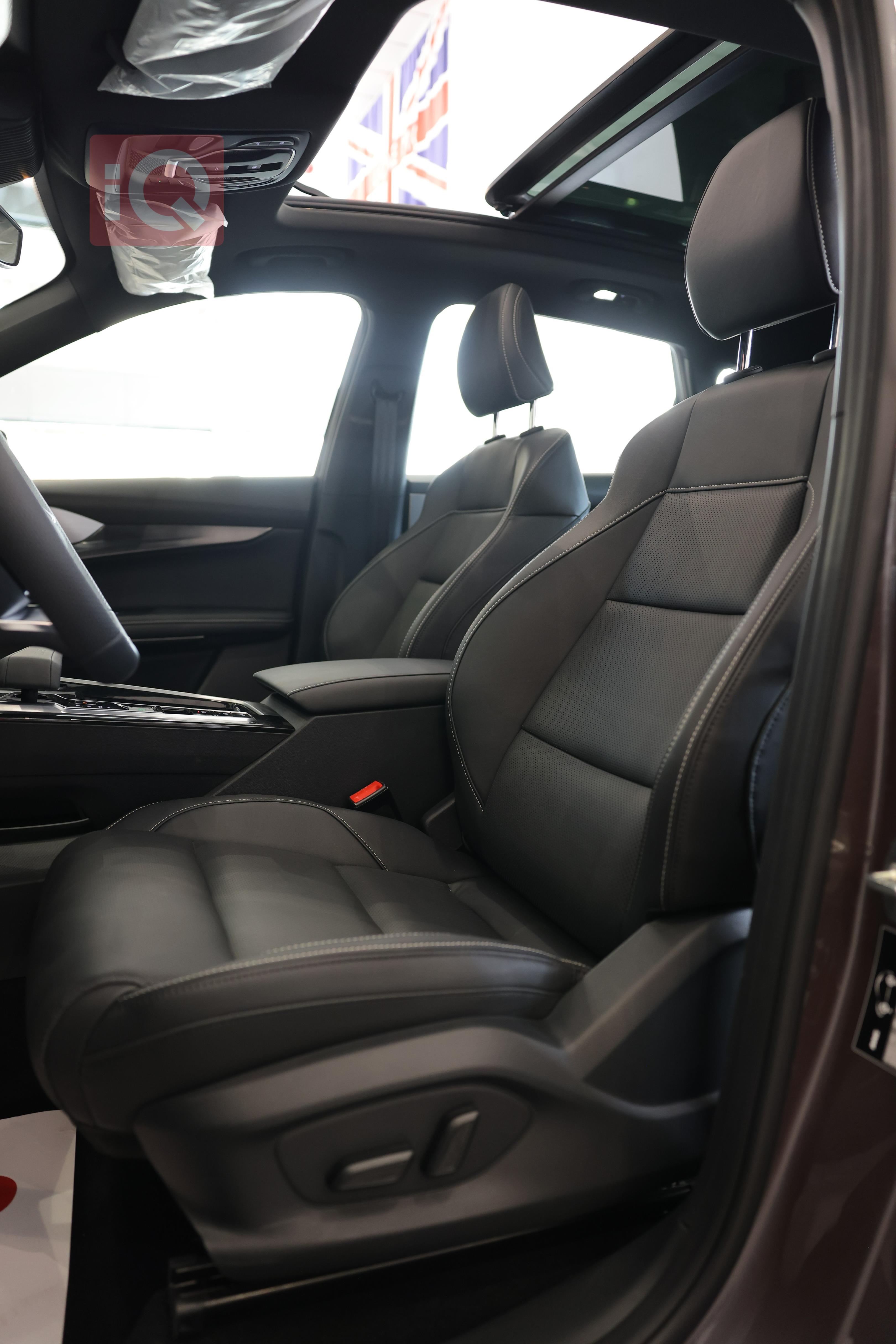 https://cdn.iqcars.ioimg-12.JPG